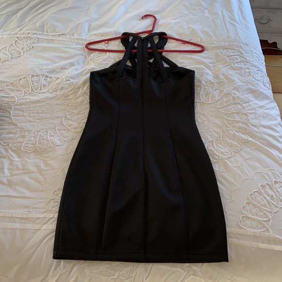 Shapely black mini dress - Picture 4 of 5